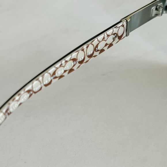 Coach Aviator Women’s Sunglasses - Picture 4 of 5